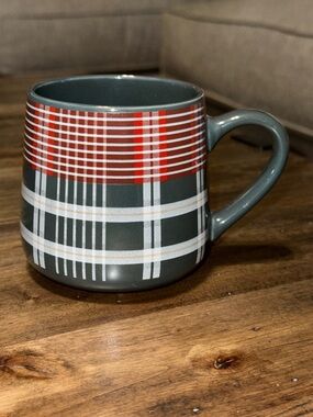 NWOT HEARTH & HAND with magnolia Plaid Ceramic Coffee Cup Mug with Red Accent